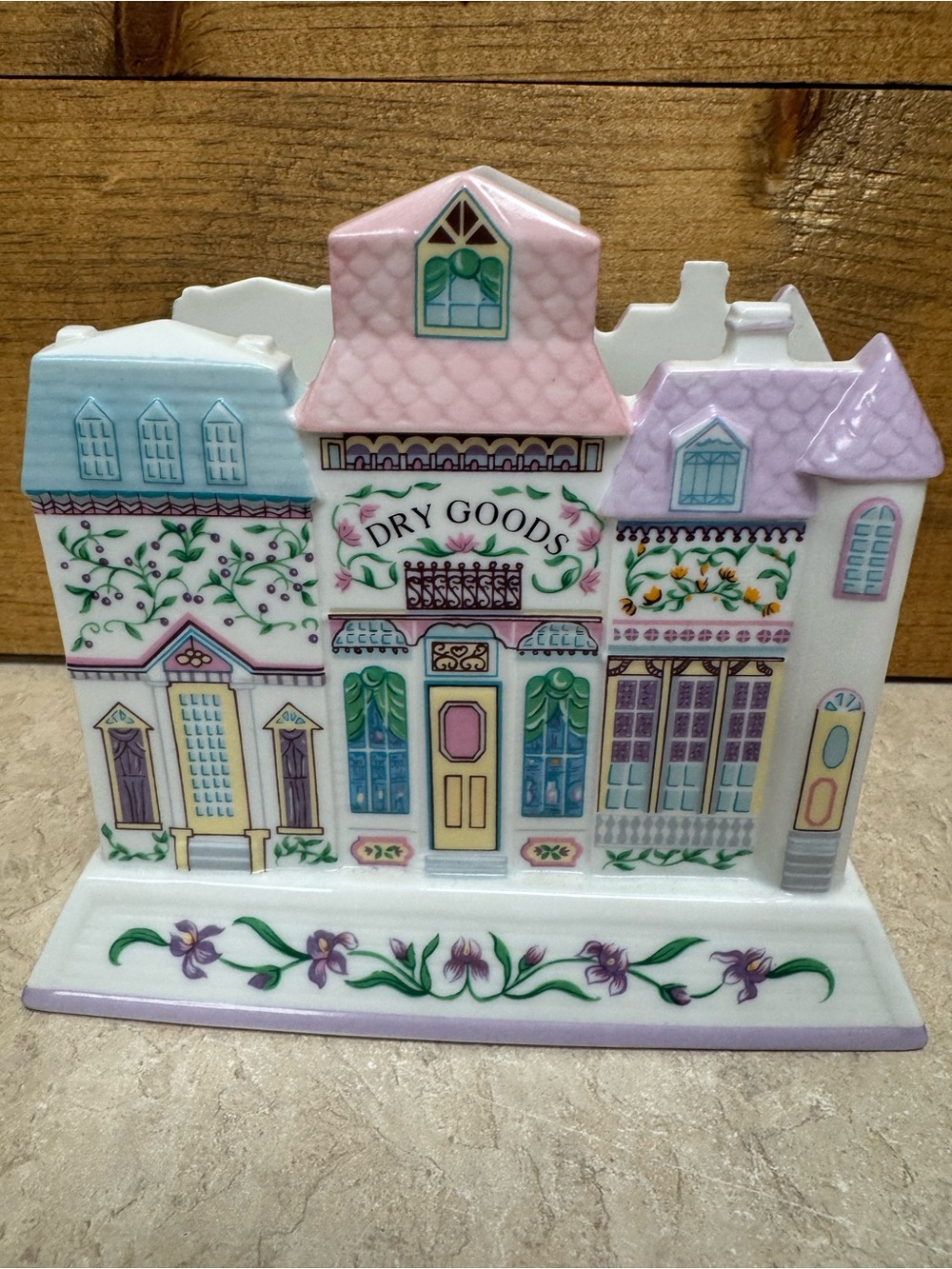 Lenox Spice Village Napkin holder